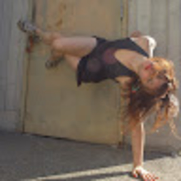 Meet your Posher, Stephanie - Picture 1 of 1